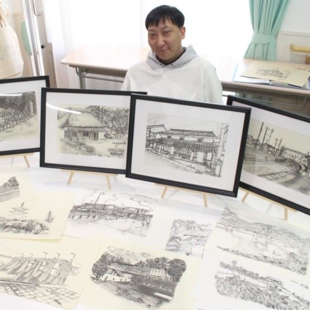 岩崎さんがこれまでに仕上げた「総社百景」のペン画