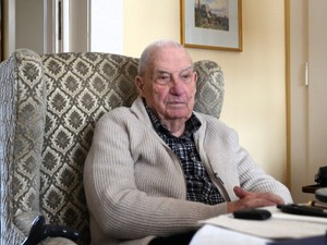 虐殺の実態明らかにしたアウシュビッツ裁判　立役者の検事長はアイヒマン拘束に貢献