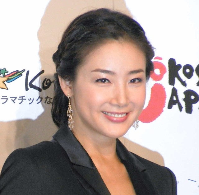 韓国ドラマ「冬のソナタ」でブレイクしたヒロインのチェ・ジウさん＝2004年撮影