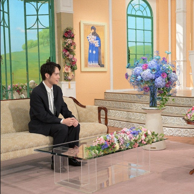 「徹子の部屋」   細田佳央太(右)、奥田瑛二＝テレビ朝日提供