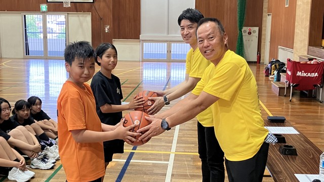 「アローズ・サステナブル・サポート」贈呈式　2日