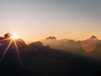 夜が明けないと思っていた私が、カナダで見つけた希望の光