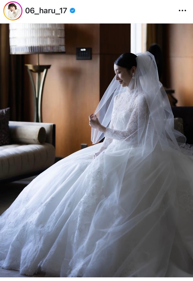 波瑠（@06_haru_17）さんのインスタグラムより