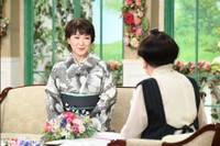 「徹子の部屋」   黒柳徹子(右)、市川由紀乃＝テレビ朝日提供