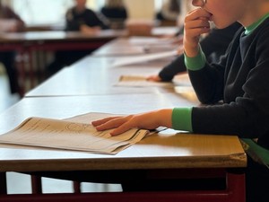 デジタルの先駆者デンマークが探る学びの形　二者択一でなくバランス追求