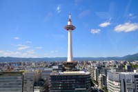 京都タワー(kirin2/stock.adobe.com)