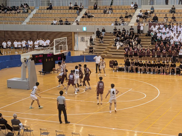【岡山県高校総体】バスケットボール男子準決勝 　岡山商大付が決勝へ　5日の結果