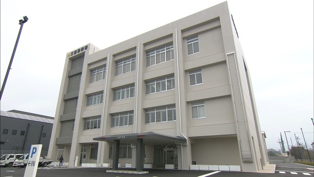 スクラップ工場で鉄くずから煙　自然発火の可能性　三豊市