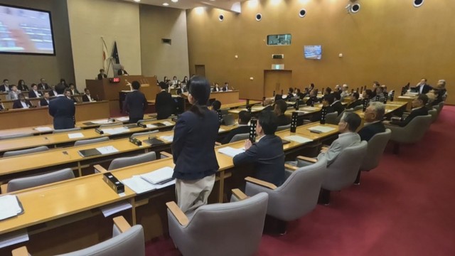 条例案の採決　臨時岡山市議会