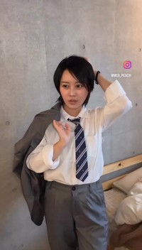 1番似ていると自信があるのは、気まずそうに頭をぽりぽりしているシーン／清川真歩さん（@m19_peach）提供