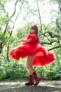 小野六花デビュー6周年記念写真集『6』（ジーオーティー）