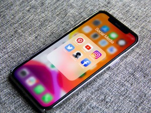 地元のミスになった私に届いた心ないコメント。SNSから離れたけど