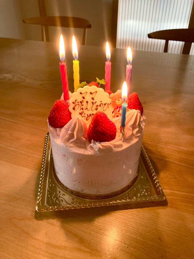 ママのために準備してくれた誕生日ケーキ（しましま（療育）さんのTwitterより）