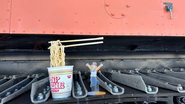 あまりの寒さにカップラーメンもご覧の通り！（提供：騎空士鮫ミンよりも遠い場所🇦🇶さん）