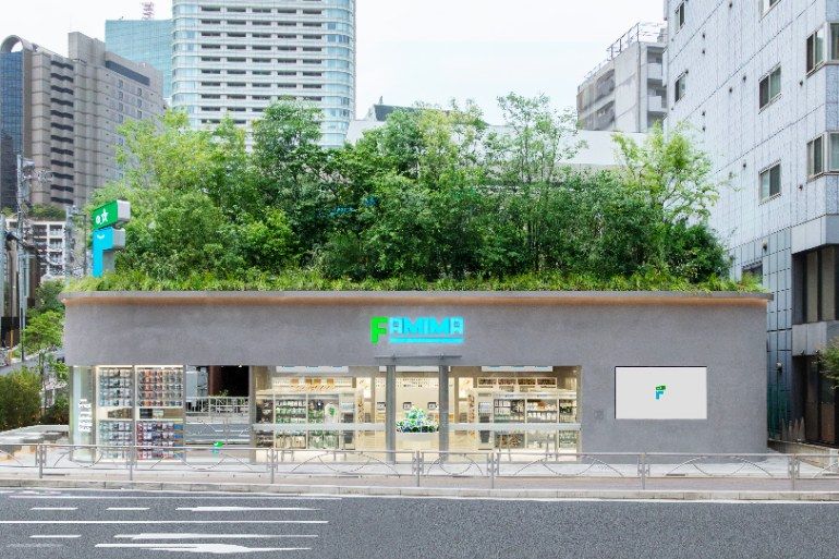 今日は大行列かな【ファミマ】世界で唯一のNIGO®︎氏が手掛ける旗艦店