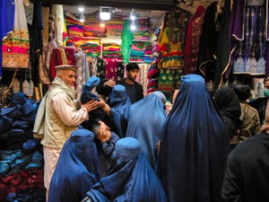 女性省を「勧善懲悪省」に変えたタリバン政権、「女性は体を覆え」の新布告