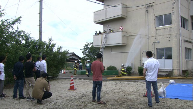 多言語機能を使って119番通報　消防隊員と留学生たちが合同で消防訓練　岡山・瀬戸内市