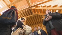 フランスの建築家が香川の木造建築を見学