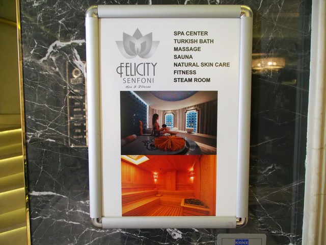 地下2階にマッサージコーナーがある