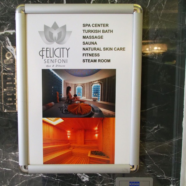 地下2階にマッサージコーナーがある