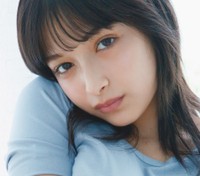 Erika（姉）と百瀬まりな（妹）の1st写真集　撮影：菊地泰久／（講談社）