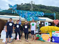 「イドベタ」のメンバー。左から松井さん、しばたさん、みついさん、矢野さん（イドベタ提供）