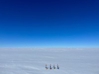 「宇宙よりも遠い場所」のキャラクターも本物の南極に到達！（提供：騎空士鮫ミンよりも遠い場所🇦🇶さん）