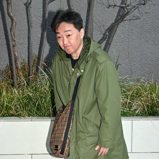 イベント出演前に所属事務所を訪れたスピードワゴン・小沢一敬＝2026年3月27日撮影