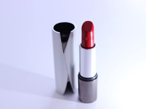一軍女子がプレゼントされる口紅を自分に。素通りする店へ立ち寄った