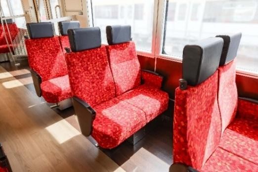「らくやんシート」時は基本的に2列＋2列のクロスシートになる（阪神プレスリリースから）