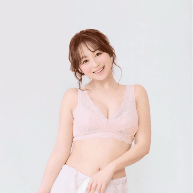 鈴木奈々のインスタグラム（＠nana_suzuki79）より