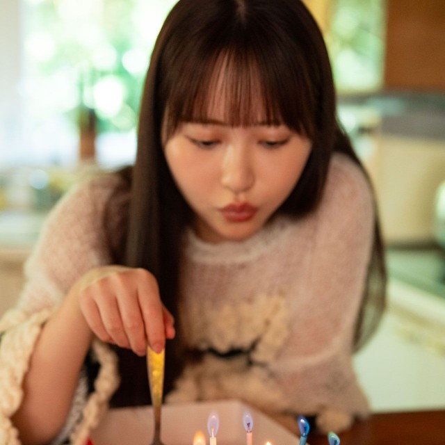 小野六花 デビュー6周年記念のPOD写真集『6'』（ロクダッシュ）