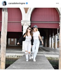 カーラ・デルヴィーニュのインスタグラム＠caradelevingneより