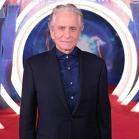 　マイケル・ダグラス