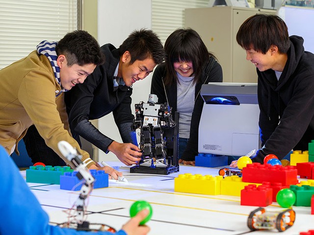 世界が注目、高専とはどんな学校？ スポーツ界にも芸能界にも出身者が