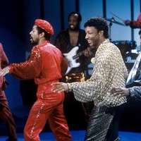 「クール＆ザ・ギャング」のバックボーカル、マイケル・サムラー氏が死去