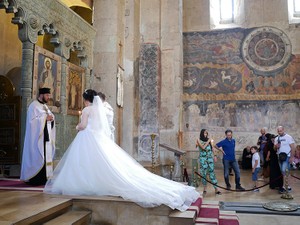 ロシアとの戦争から10年　　今ジョージアが熱い