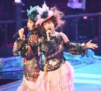 Ｗｉｎｋの鈴木早智子（左）と相田翔子＝2018年