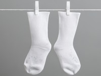 トイレットペーパーの芯で靴下を乾きやすくする方法※画像はAIが作成したイメージです（Chaikit/stock.adobe.com）