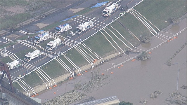 町の4分の1が冠水…倉敷・真備で排水開始　国交省ポンプ車が24時間体制で