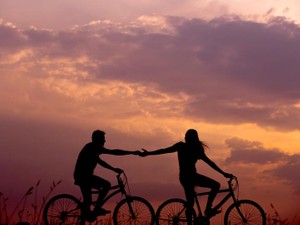 ずたぼろの私を抱きとめた彼とクリスマスの朝、小さな駅で降りた