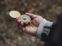 無難な名字から感じるのは、ご先祖様の土地を守った祖母とのつながり