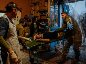 苦境のウクライナ軍、司令官交代、武器も兵も不足…世論「正しくない方向」派が増加