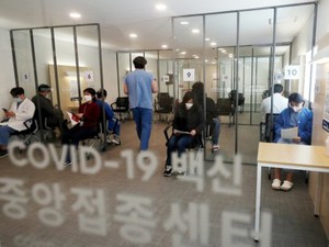 ファイザーワクチン接種した韓国の看護師２人がコロナ感染