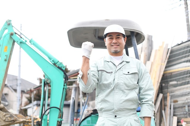 ブルーカラーへの転職で約4人に1人が「年収増加」　※画像はイメージです（koumaru/stock.adobe.com）