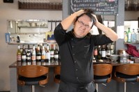 高ストレス者が最も多い業種は「宿泊業・飲食サービス業」　※画像はイメージです（rrice/stock.adobe.com）