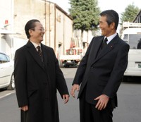 渡哲也さん（右）と水谷豊＝2008年