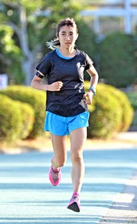 故郷でトレーニングに励む田中希実＝2026年