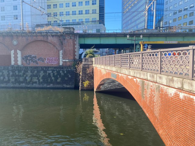 今年2月。昌平橋近くの中央線高架（あすたりすくさん提供）