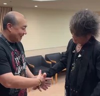 本番前に楽屋を訪問した西村社長